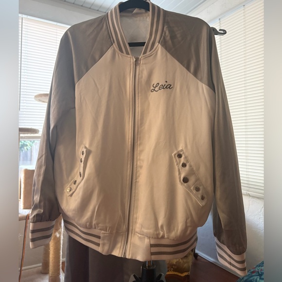 Like new Star Wars Princess Leia beautiful satin bomber jacket size XL - Picture 2 of 6